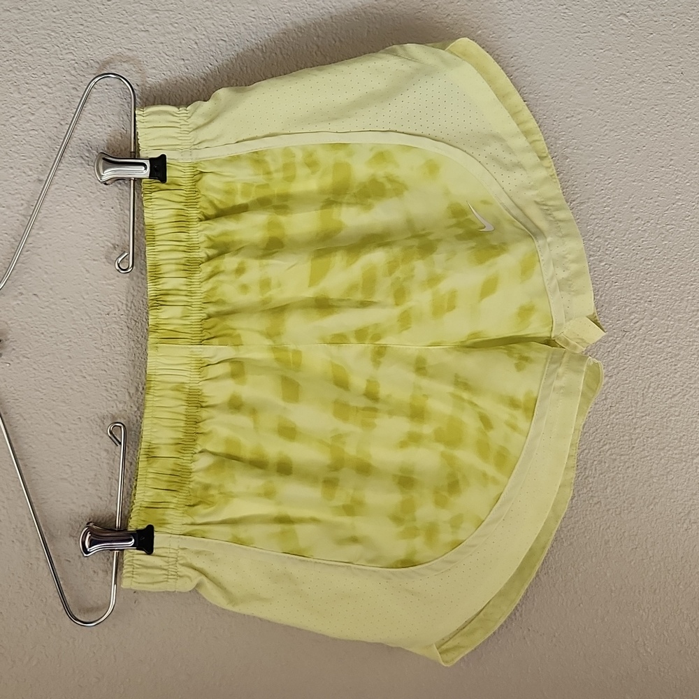 NIKE Women’s running shorts with Dri-Fit Technology Size S